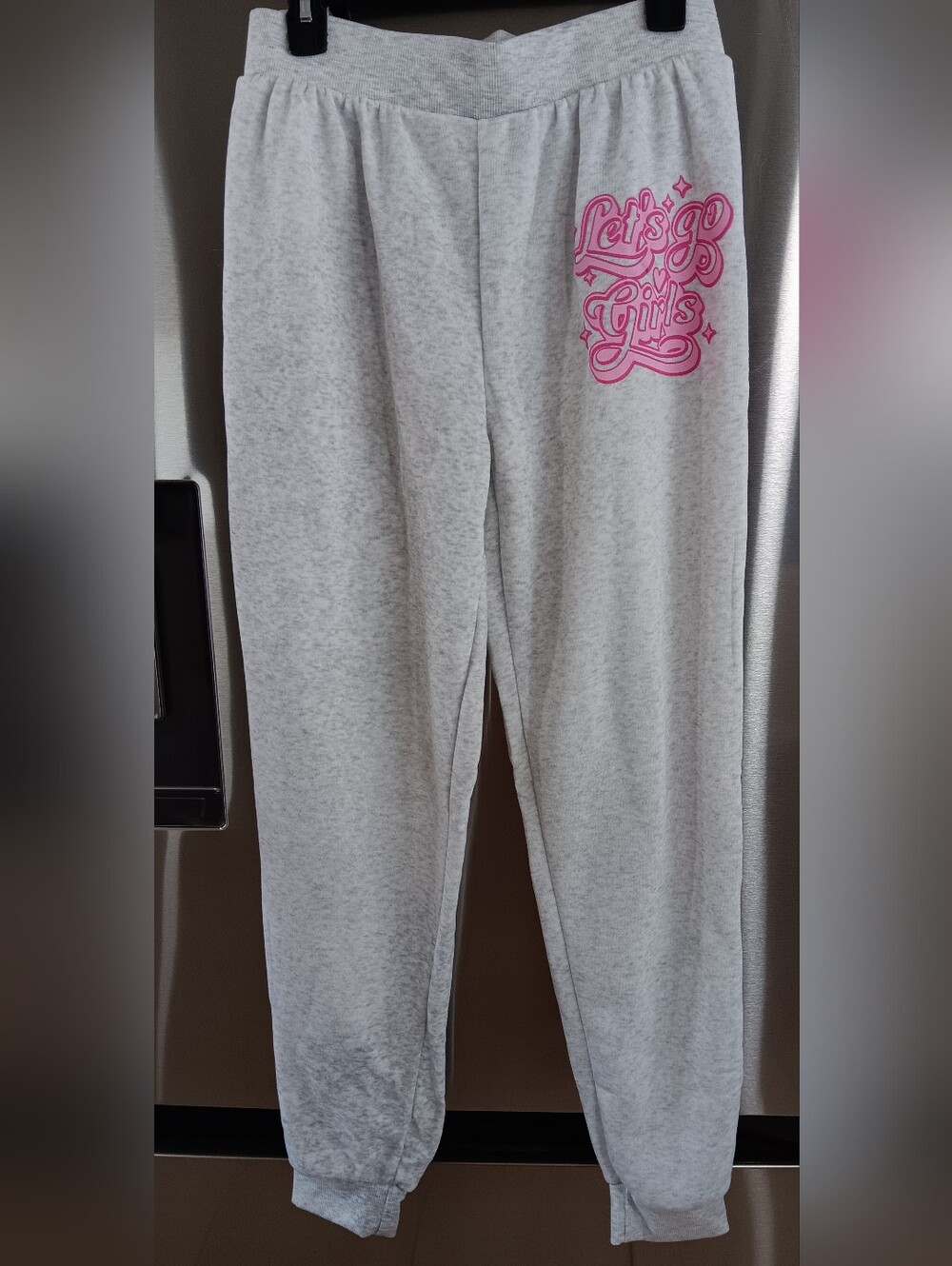 Girls' Light Gray Jogger Sweatpants with Pink Graphic